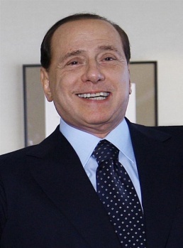 Silvio Berlusconi (İtalya'nın eski başbakanı), 2-4 saat arası uyuyor.