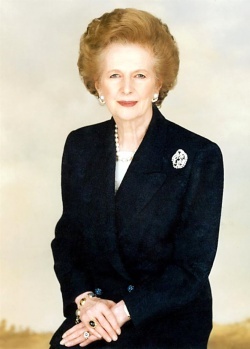 Margaret Thatcher (İngiltere'nin eski başbakanı), günde 4 saat uyuyor.