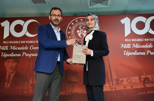 Öğrenciler Galata'dan Samsun'a Uğurlandı
