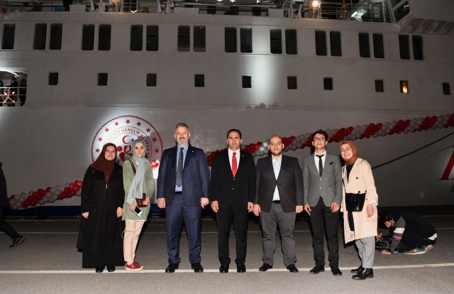 Öğrenciler Galata'dan Samsun'a Uğurlandı