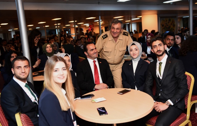 Öğrenciler Galata'dan Samsun'a Uğurlandı