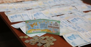 Dilencinin üzerinden 10 bin TL para ve Milli Piyango Bileti çıktı