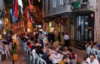 Beyoğlu'nun Tüm Renkleri Aynı Gönül Sofrasında...