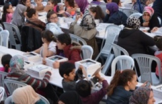 Esentepe ve Sakarya Mahallesi sakinleri iftarda bir...