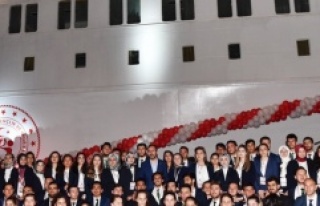Öğrenciler Galata'dan Samsun'a Uğurlandı
