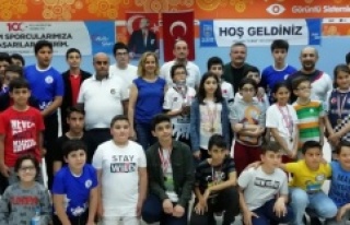 Satranç turnuvasında kıyasıya yarış