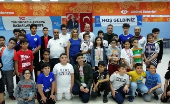 Satranç turnuvasında kıyasıya yarış